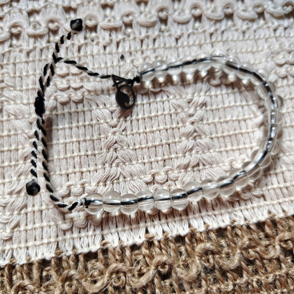 4ocean Beaded Bracelet with Pouch - Picture 3 of 3